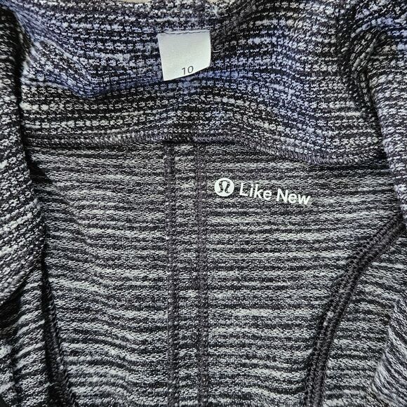 Lululemon Run Briskly 1/2 Zip Black and Gray - Picture 14 of 16